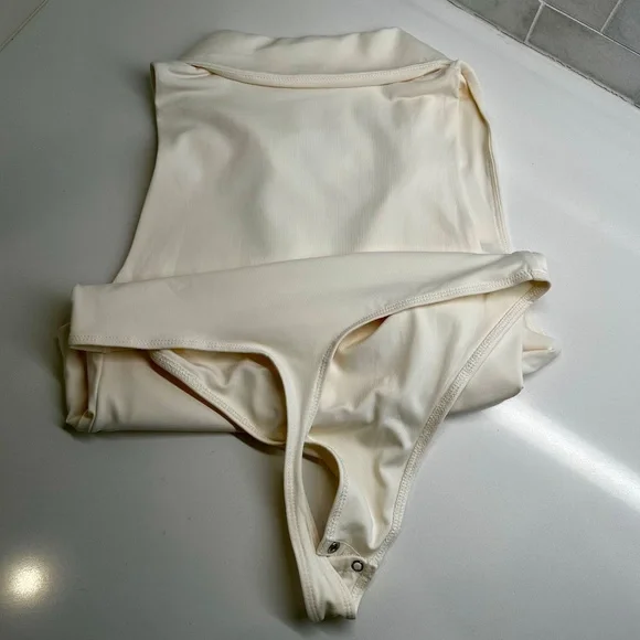 House of Harlow 1960 Collard Ivory Bodysuit Size S - Picture 4 of 5